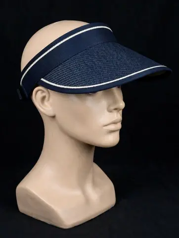 Visière bleu marine à liserés contrastants