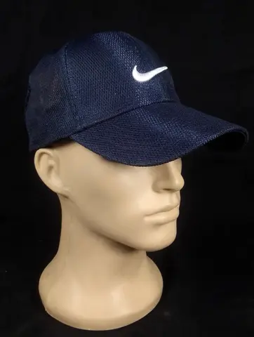 Casquette bleu marine à visière courbée