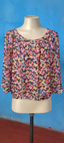 Blouse à manches trois quarts à motifs fleuris