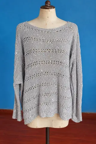 Pull gris ajouré à manches longues
