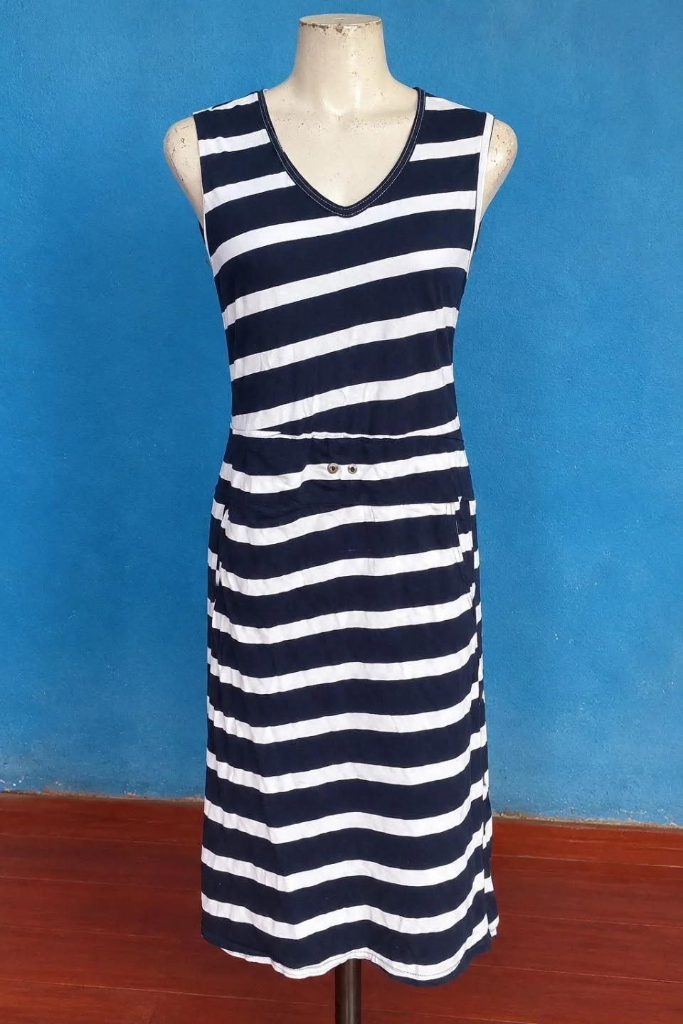 Robe longue sans manches à rayures