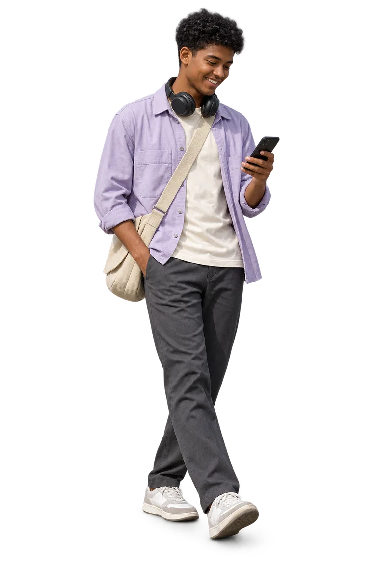 Un jeune homme découvre les annonces sur son téléphone en se promenant